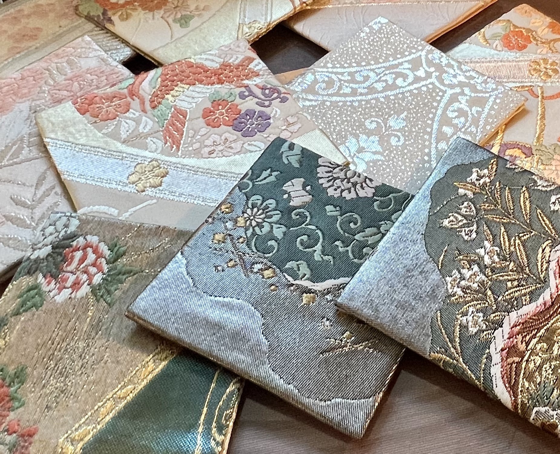 Dein Untersetzer aus Kimono-Obi Dein Untersetzer aus Kimono-Obi